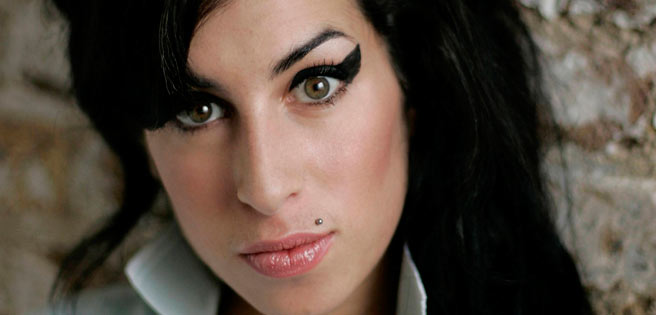 El recuerdo de Amy Winehouse sigue vivo en su barrio | Diario 2001