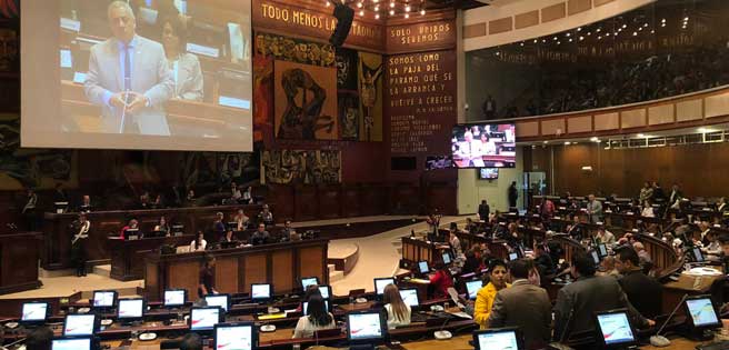 Asamblea de Ecuador rechaza toma de posesión "ilegal" de Nicolás Maduro | Diario 2001