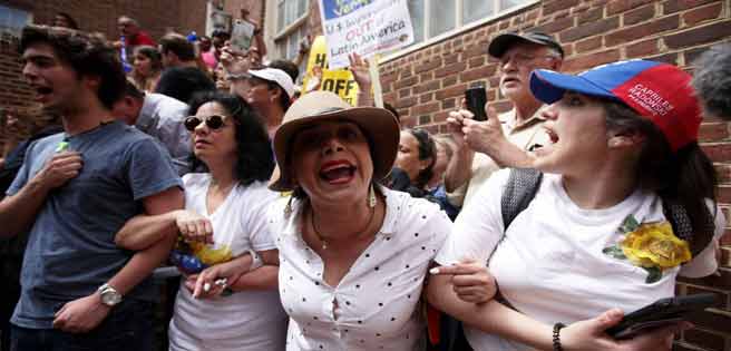 La embajada de Venezuela en Washington se convierte en otro escenario de la guerra fría | Diario 2001