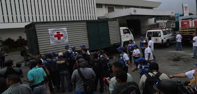 Camiones con ayuda humanitaria llegaron a Caracas (+Videos) | Diario 2001