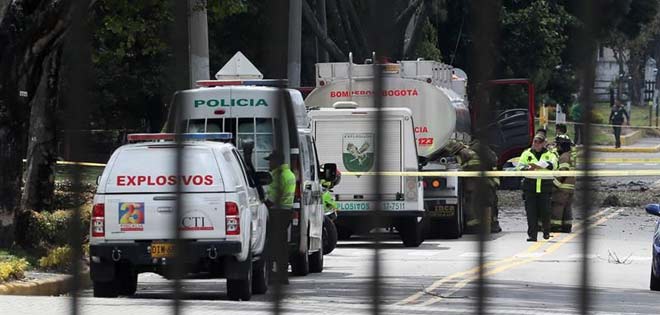 EEUU se solidariza con Colombia tras el atentado con carro bomba | Diario 2001