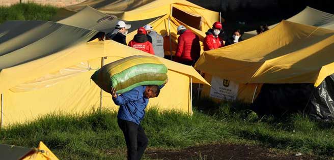Desalojan a 83 migrantes venezolanos que vivían en un campamento en Bogotá | Diario 2001