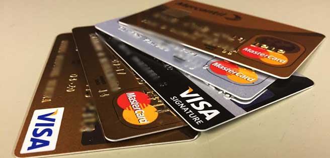 Tasa de interés para tarjetas de crédito sube a 40% | Diario 2001