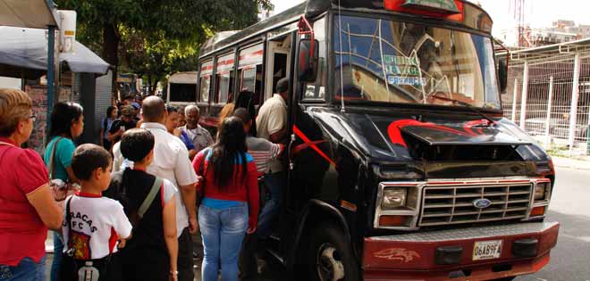 Transportistas cobran de 30 a 50 bolívares | Diario 2001