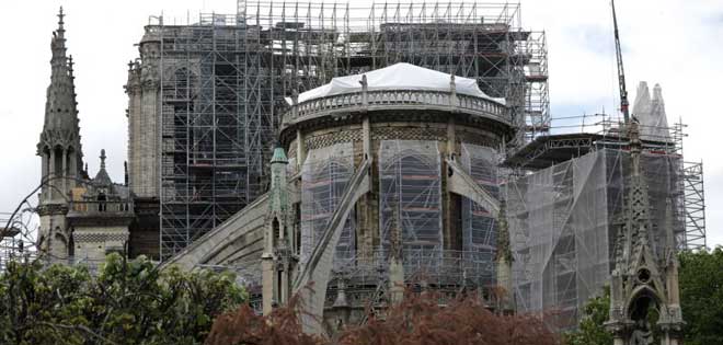 Más de mil expertos piden tiempo para reconstruir Notre Dame | Diario 2001
