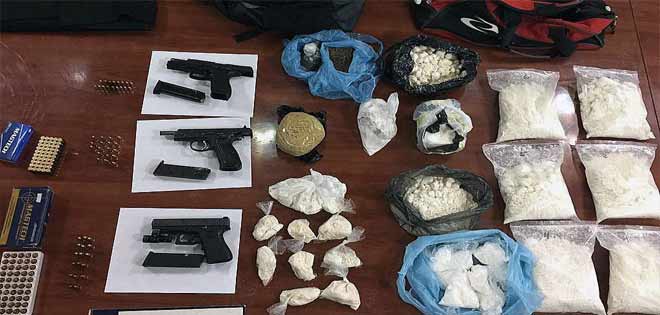 Autoridades detienen a seis personas en Uruguay e incautan drogas y armas | Diario 2001