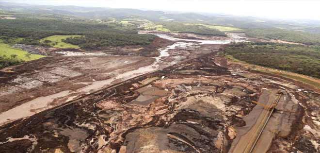 Brasil: 40 muertos y 300 desaparecidos tras colapso de presa | Diario 2001