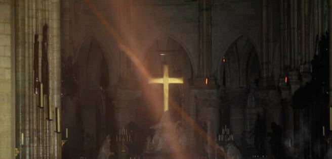 Las primeras fotos de la catedral de Notre Dame después del incendio | Diario 2001