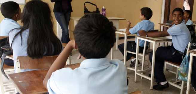 Cecodap y Foro Penal desmienten reclutamiento forzado de menores de edad en colegios | Diario 2001