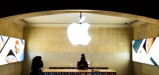 Las ventas del iPhone caen, pero los servicios alumbran el camino a Apple | Diario 2001