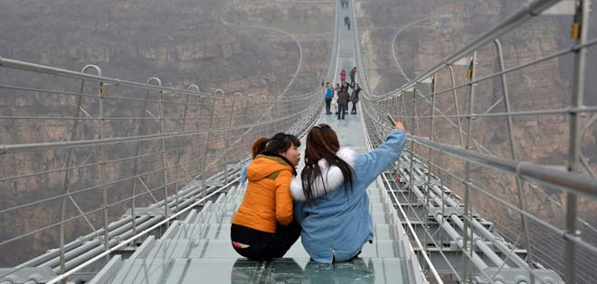 China empieza a construir un gran puente colgante de 350 metros de altura | Diario 2001