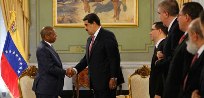 Maduro recibe seis nuevos embajadores en medio de crisis de legitimidad | Diario 2001