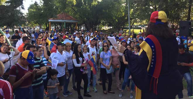 Venezolanos en República Dominicana rechazan intervención y exigen salida de Maduro | Diario 2001
