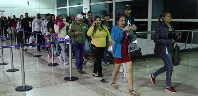 Primer grupo de venezolanos procedentes de Ecuador llegó al país | Diario 2001