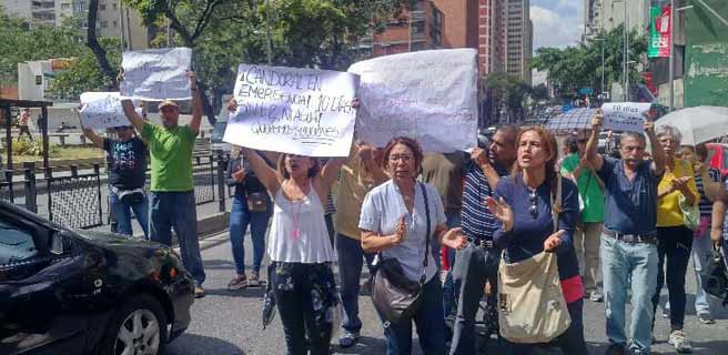 Vecinos de La Candelaria protestan por tener 11 días sin luz | Diario 2001