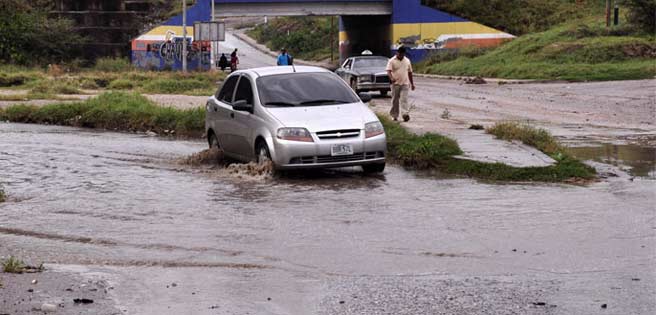 Sistema de Alertas Tempranas atiende contingencias viales por lluvias en Lara | Diario 2001