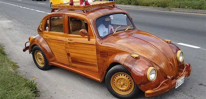 De Lima a Nueva York: conduce un auto de madera por una promesa | Diario 2001