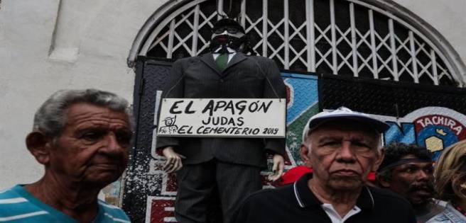 Maduro y los apagones, los Judas más quemados en las calles venezolanas | Diario 2001