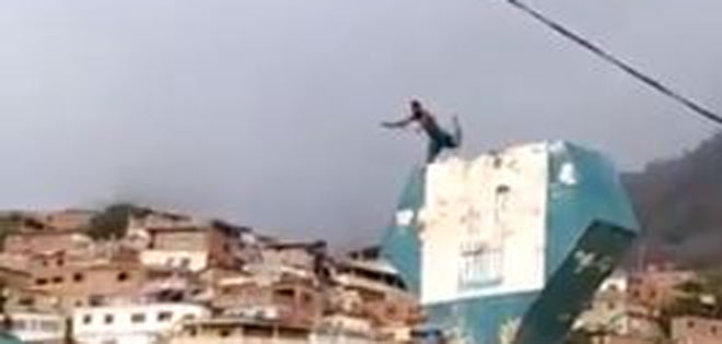 Hombre se suicida en el mercado Punta de Mulatos en Vargas (+Video) | Diario 2001