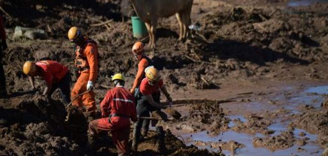 Aumentan a 60 los muertos por la tragedia minera en Brasil | Diario 2001