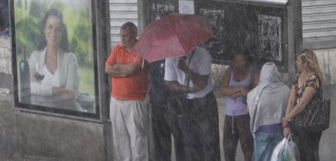 Caracas amanace bajo lluvia y se auguran precipitaciones en todo el país | Diario 2001