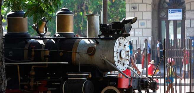 La Habana salva y exhibe una singular colección de 40 locomotoras de vapor | Diario 2001