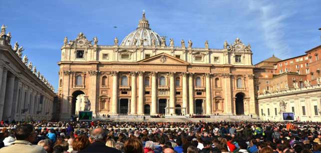 El Vaticano cancela eventos en espacios cerrados por coronavirus | Diario 2001