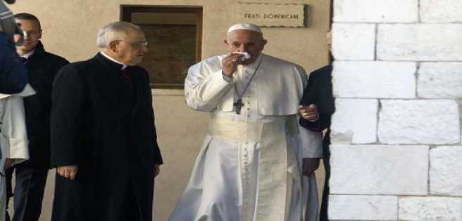El Papa continúa resfriado y suspende de nuevo una audiencia | Diario 2001