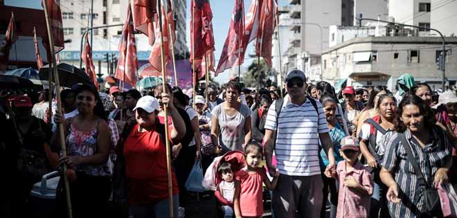 Aumentan las protestas en Argentina por subida de precio en alimentos | Diario 2001