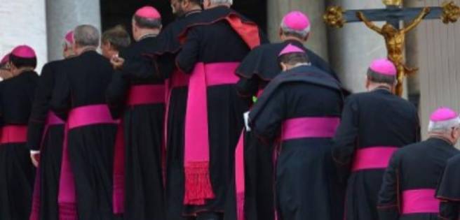 Tribunal del Vaticano juzgará a dos sacerdotes por abusos sexuales a un seminarista | Diario 2001