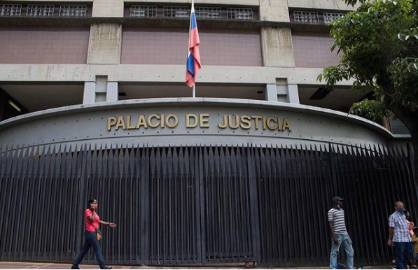 Tribunal de Caracas condena a 30 años de prisión a 10 personas por el asesinato de Robert Serra