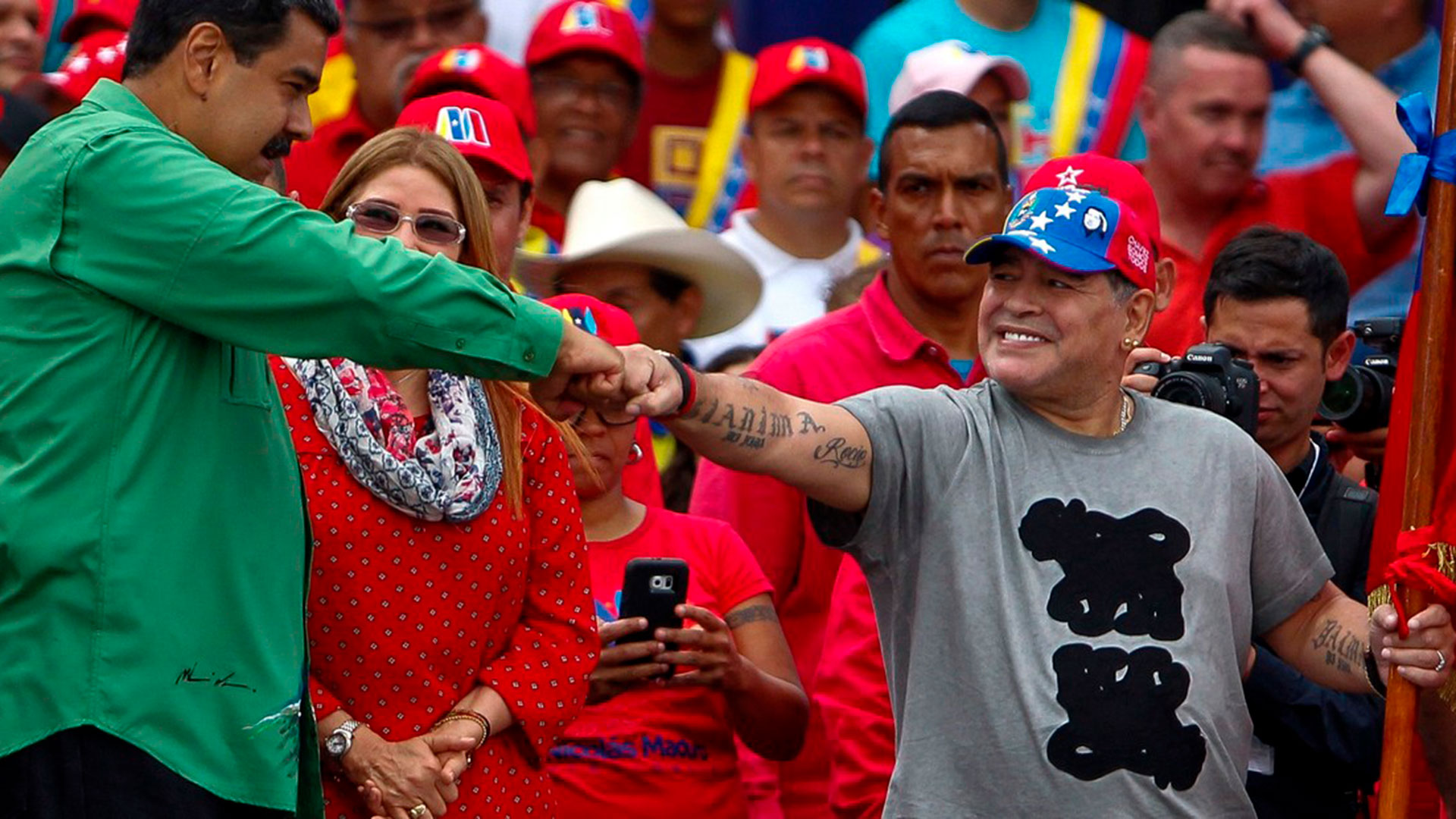 Maduro: Venezuela rendirá homenaje Maradona luego del 6D