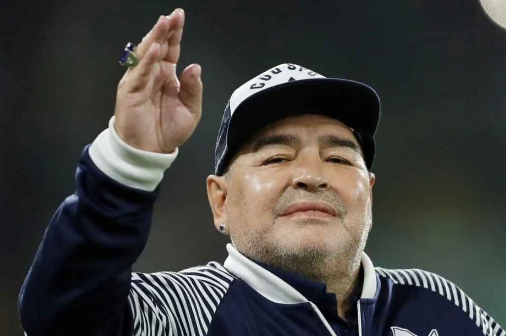 Falleció el astro del fútbol mundial, Diego Armando Maradona