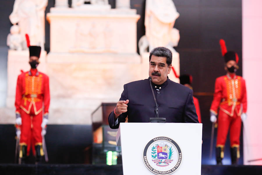 Maduro: Los que llaman a sanciones e intervención son la nada