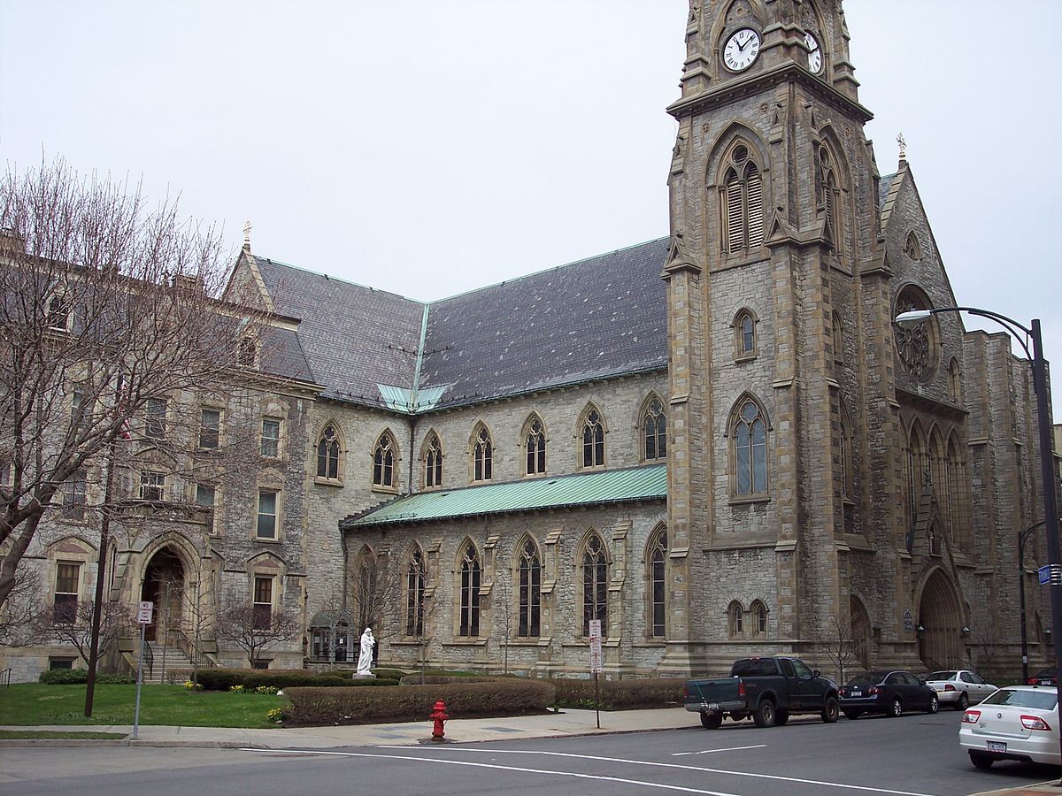 Nueva York demanda a diócesis por abuso sexual a menores