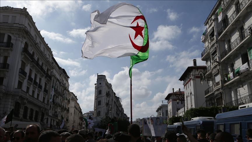 Argelia envía dos aviones militares con ayuda humanitaria a los saharauis