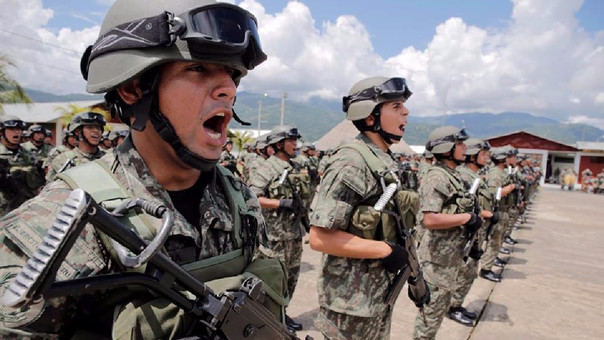 Ejército peruano lucha contra terrorismo y la COVID-19