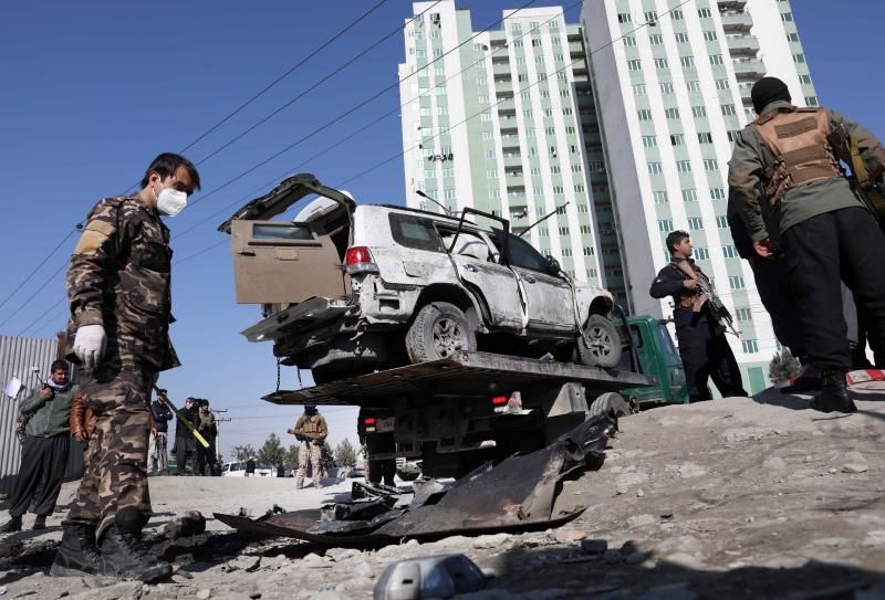 Mueren tres trabajadores sanitarios y conductor en atentado en Kabul