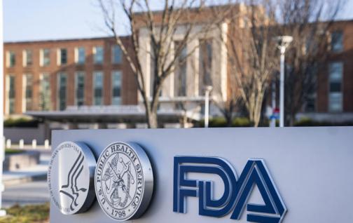 Casa Blanca pide al jefe de la FDA que autorice hoy la vacuna o que dimita a su cargo