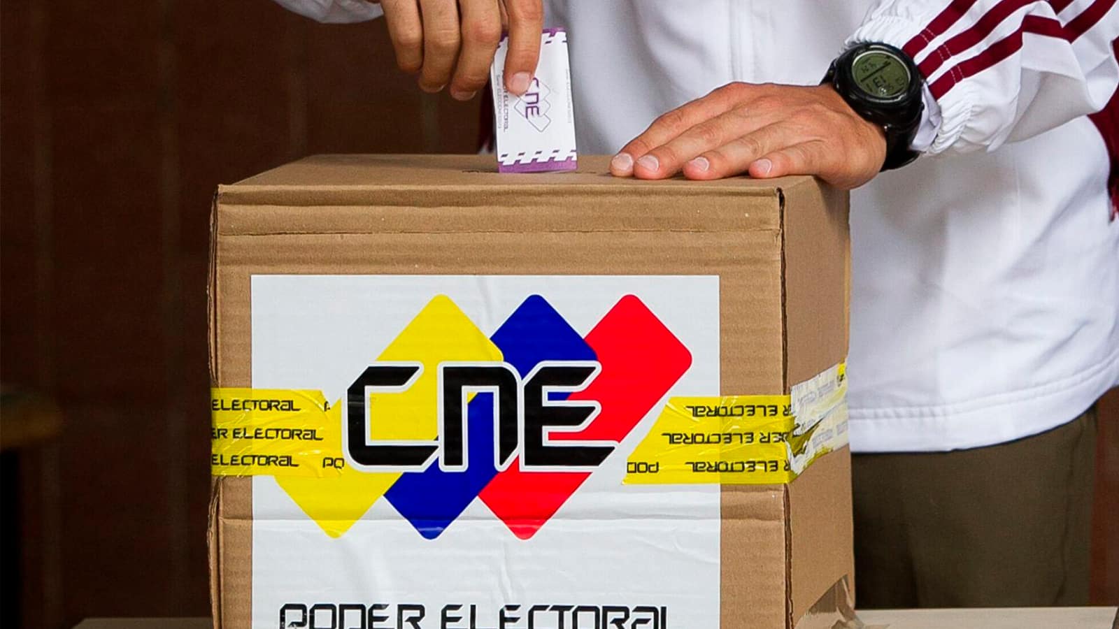 CNE avanza en la instalación de mesas electorales para comicios del 6D