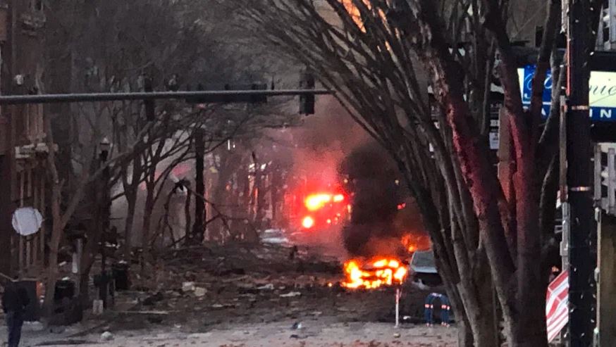 La explosión de Nashville la produjo un vehículo que alertaba sobre una bomba