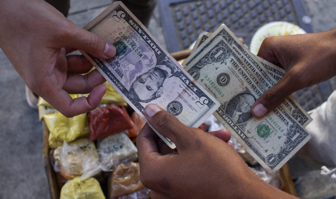 La cotización de bolívares por dólar ya regresó al millón: Bs. 1.006.636,95
