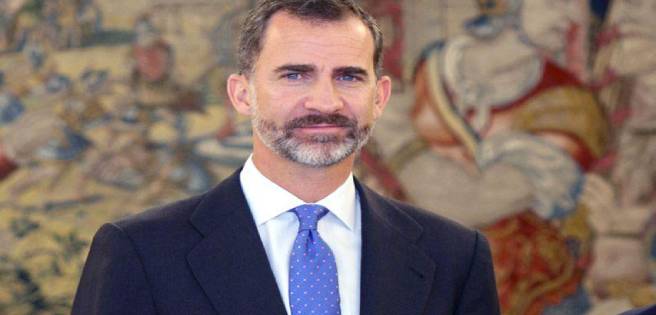 El rey llama a vencer el desánimo ante la crisis en España