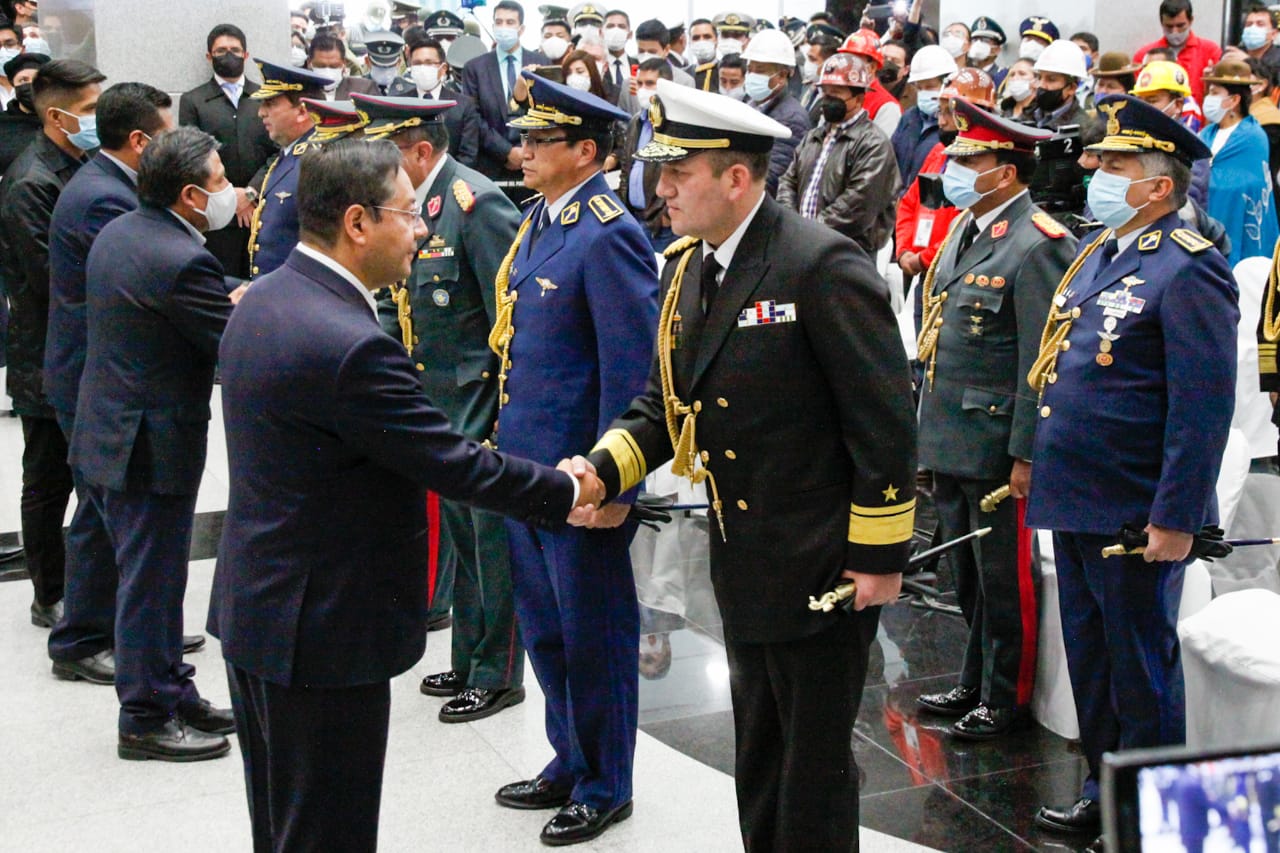 Presidente de Bolivia cambia el Alto Mando Militar en menos de dos meses