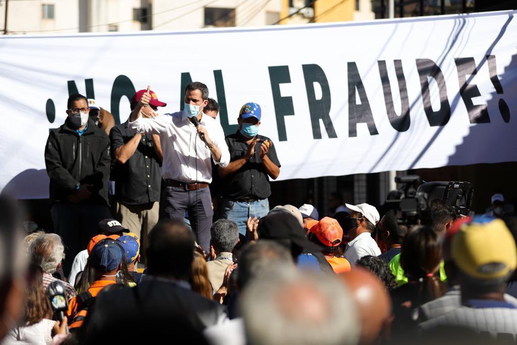 Guaidó denuncia supuesta persecución en su visita a Carabobo (+Fotos)