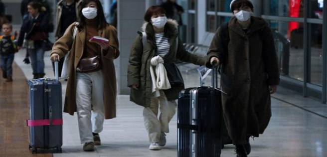 Hong Kong suspende vuelos por nueva variante del coronavirus