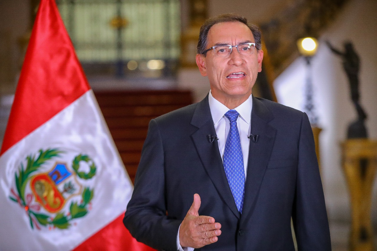 Expresidente Vizcarra es acusado de "liderar organización criminal" en Perú