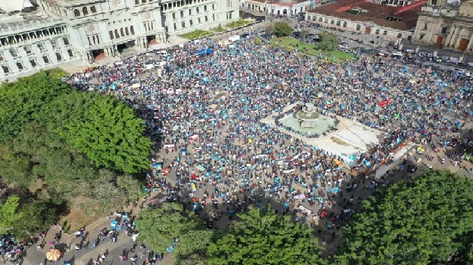 La OEA pide "tomar medidas específicas" sobre crisis política en Guatemala