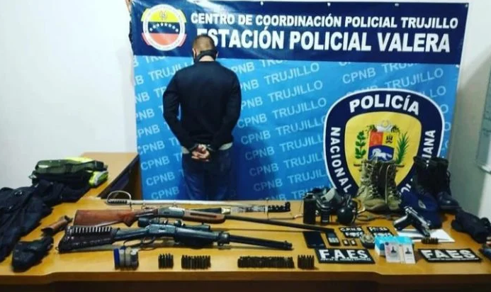 PNB detuvo a funcionario de las Faes con armamento en Trujillo