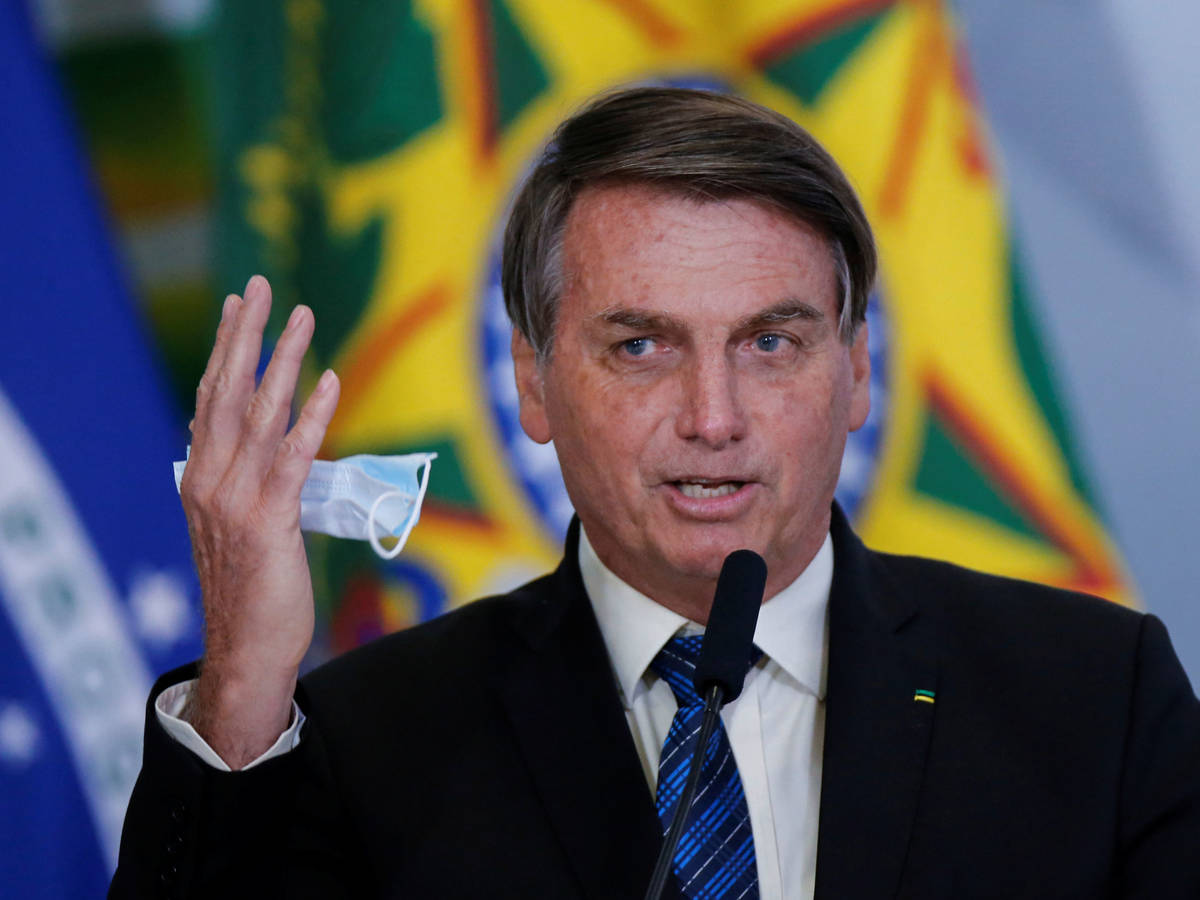 Bolsonaro afirmó no sentir presión para que Brasil inicie la vacunación